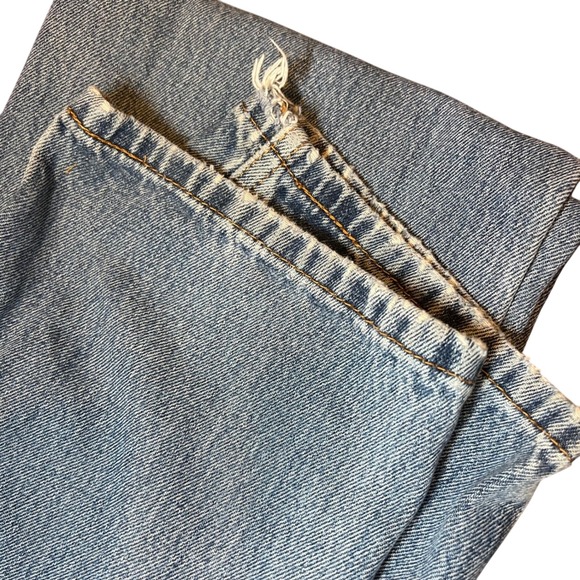Levis Mens 550 Relaxed Fit Broken In Blue Jeans Worn Denim Light Wash Size 29x34 - Picture 5 of 16
